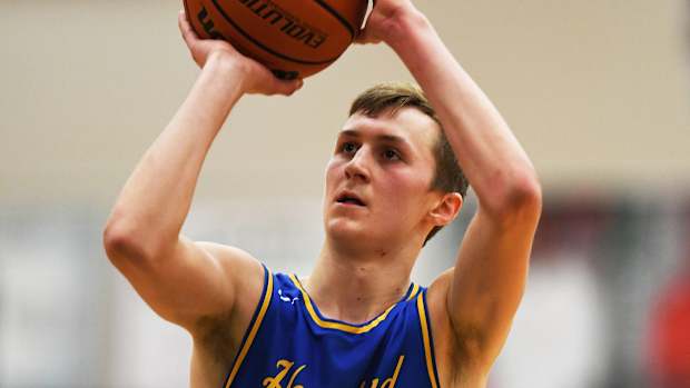 Feltcher Loyer signing day